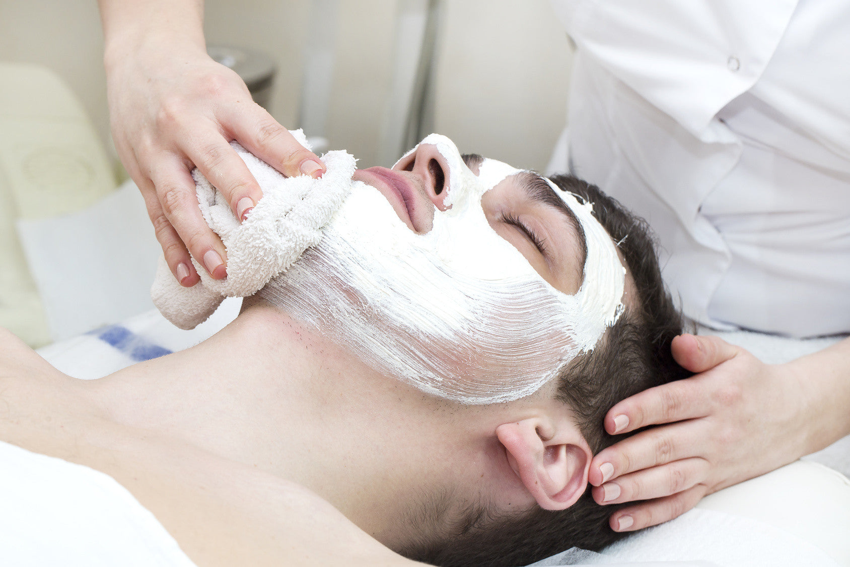 The Benefits Of Using A Face Scrub For Men